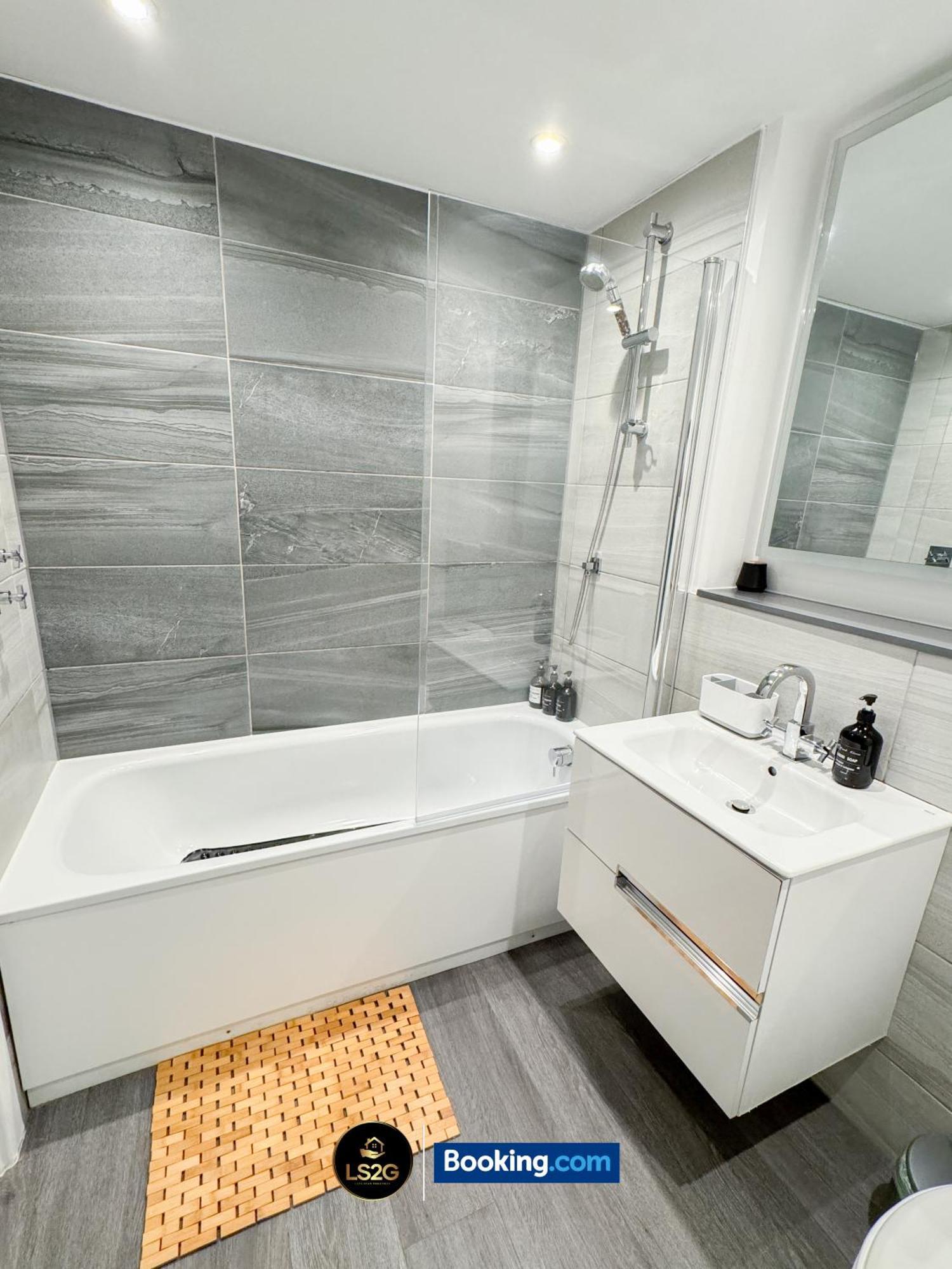 Cosy 1 Bedroom By Ls2g Short Lets & Serviced Greater With Free Wifi Appartamento